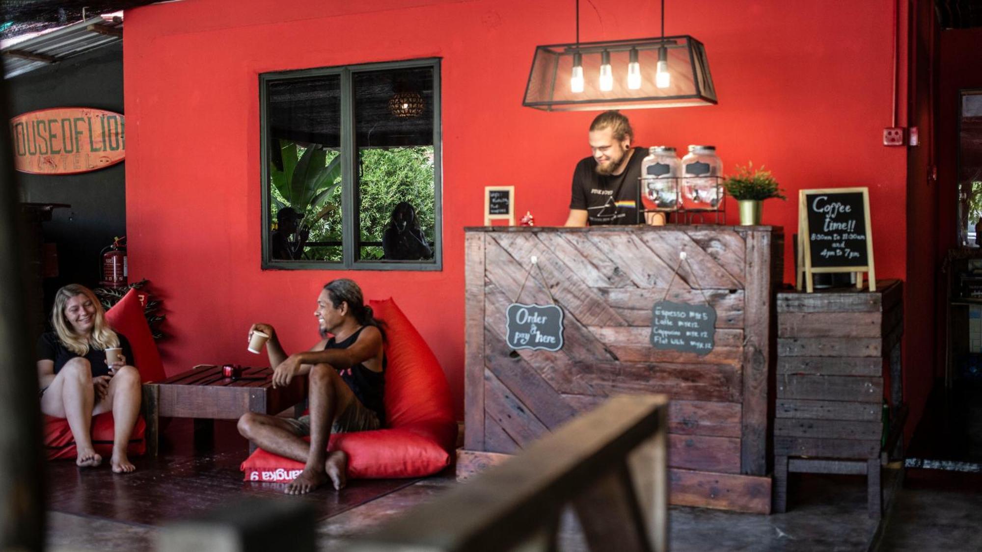 House Of Lion Hostel Pantai Cenang  Exterior photo