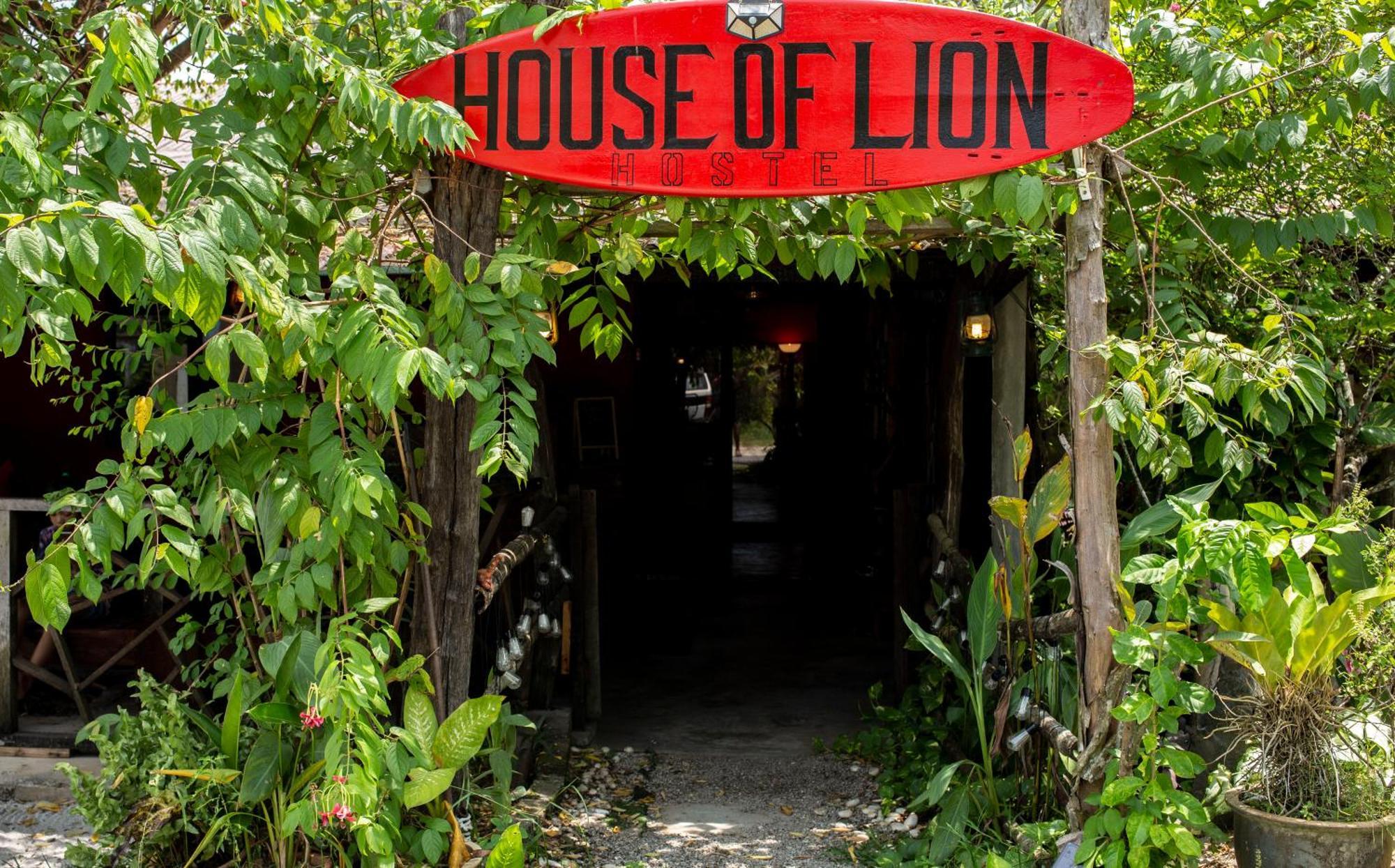 House Of Lion Hostel Pantai Cenang  Exterior photo